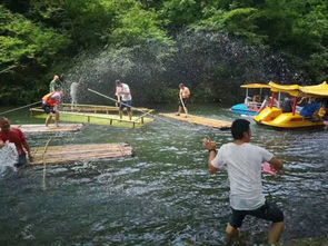 利用鄉(xiāng)村自然環(huán)境開發(fā)旅游項目,年接待10萬游客,產(chǎn)值3500多萬元